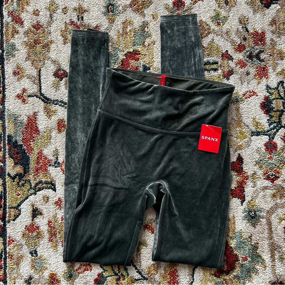 Spanx Velvet Leggings NWT Olive Green Style 2070 Size Small